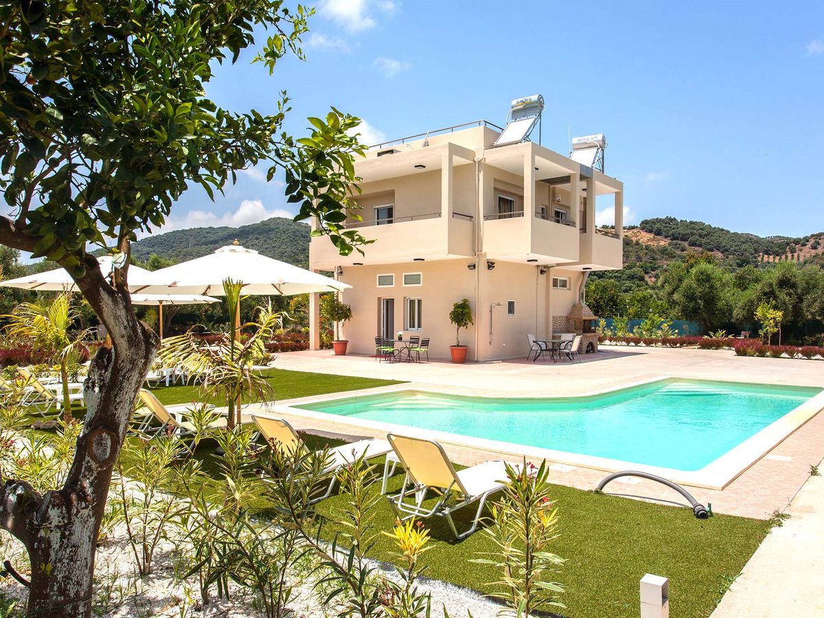 chania villas with pools-platanias-exterior_02-green-orange-villa-safe-holidays