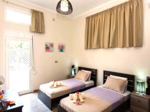 greek-safe-holidays-platanias-villas-apartment1_05-green-orange-villa